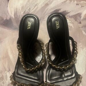 Zara Women's Black Heels with Gold Chain Accent